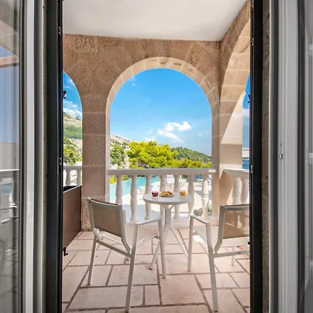 Orabelle Guest house 4*